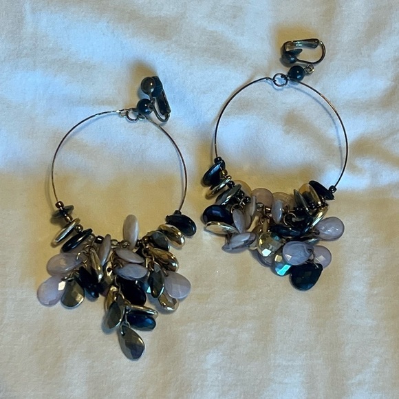 Jewelry - Stunning Clip Hoop Earrings with Loose Stones